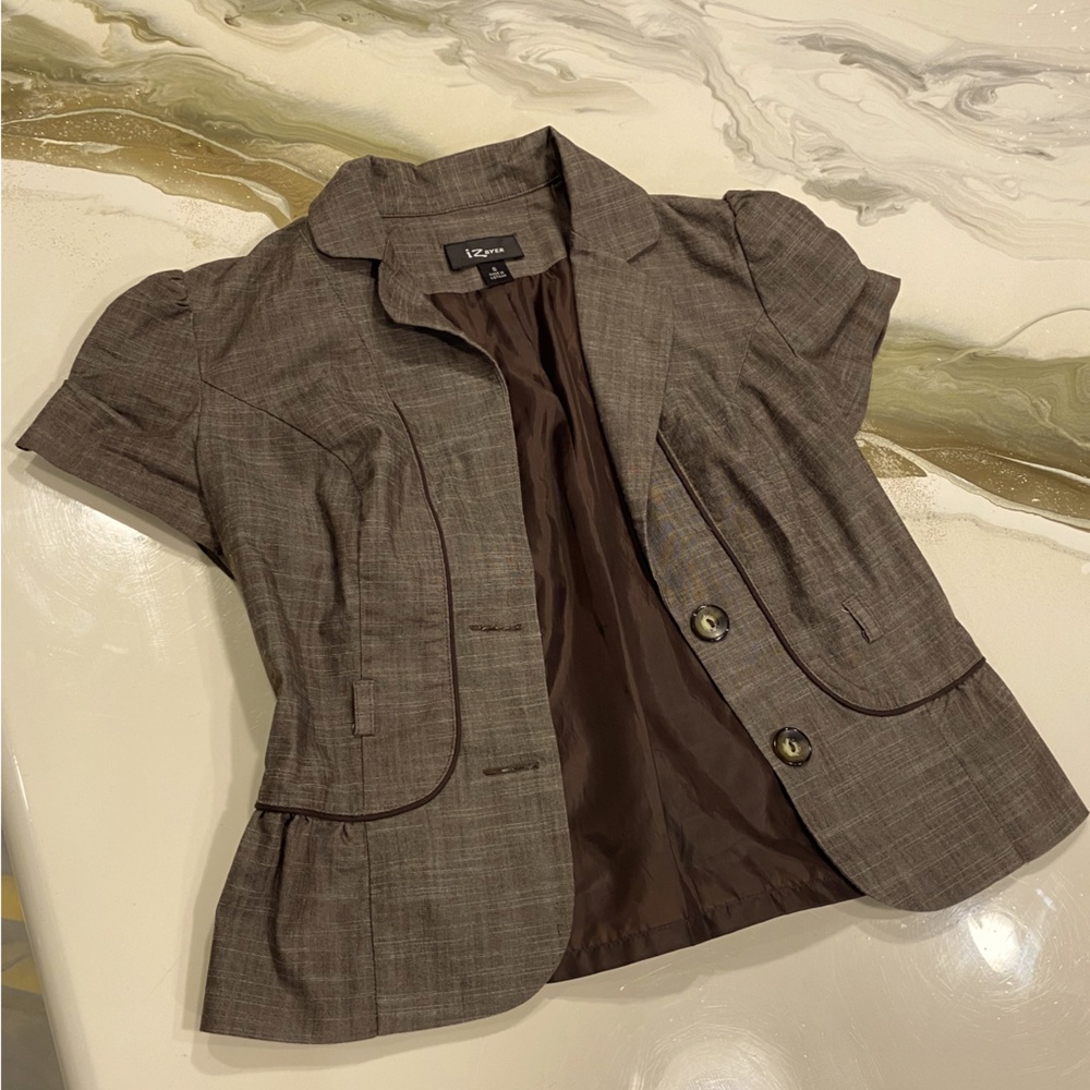 Vintage blazer with ruffles